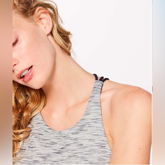 Lululemon Raise the Barre Tank - Picture 3 of 6